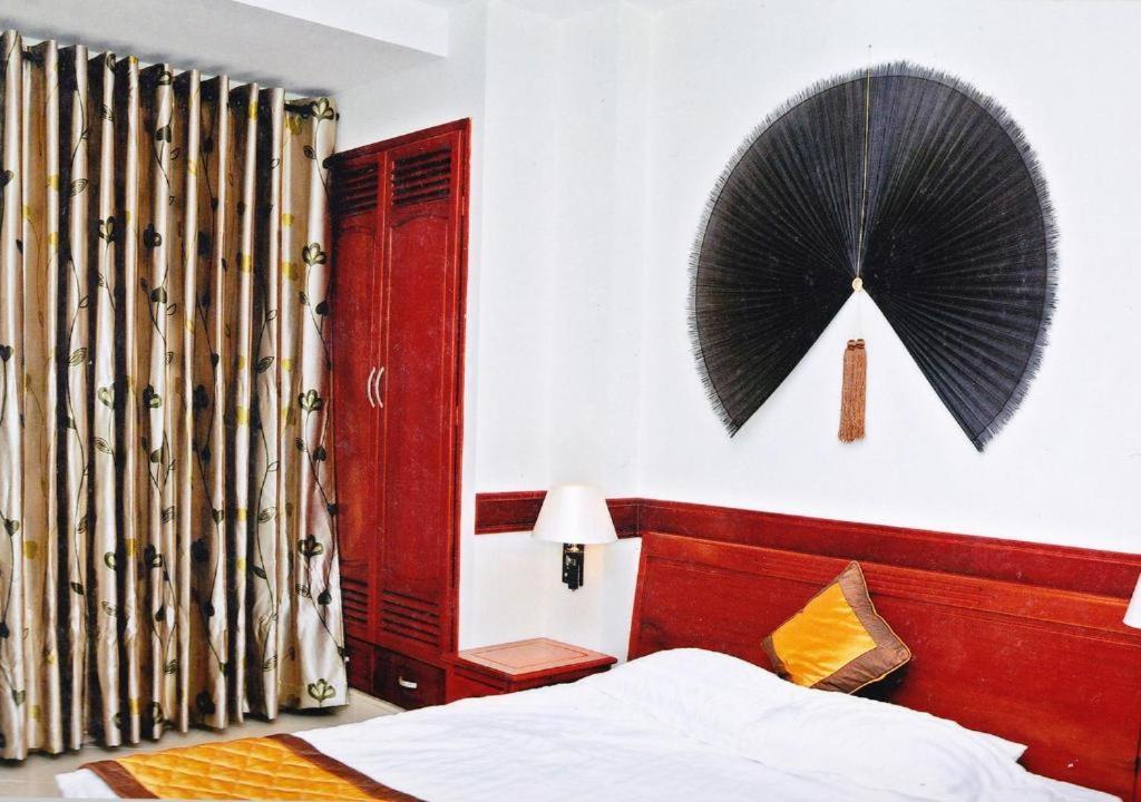 Hoang Thanh Thuy Airport Hotel 1 - Gan Am Thuc Dem Cho Hoang Hoa Tham Cidade de Ho Chi Minh Exterior foto