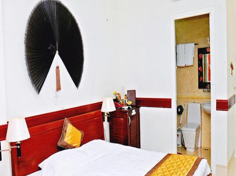 Hoang Thanh Thuy Airport Hotel 1 - Gan Am Thuc Dem Cho Hoang Hoa Tham Cidade de Ho Chi Minh Exterior foto